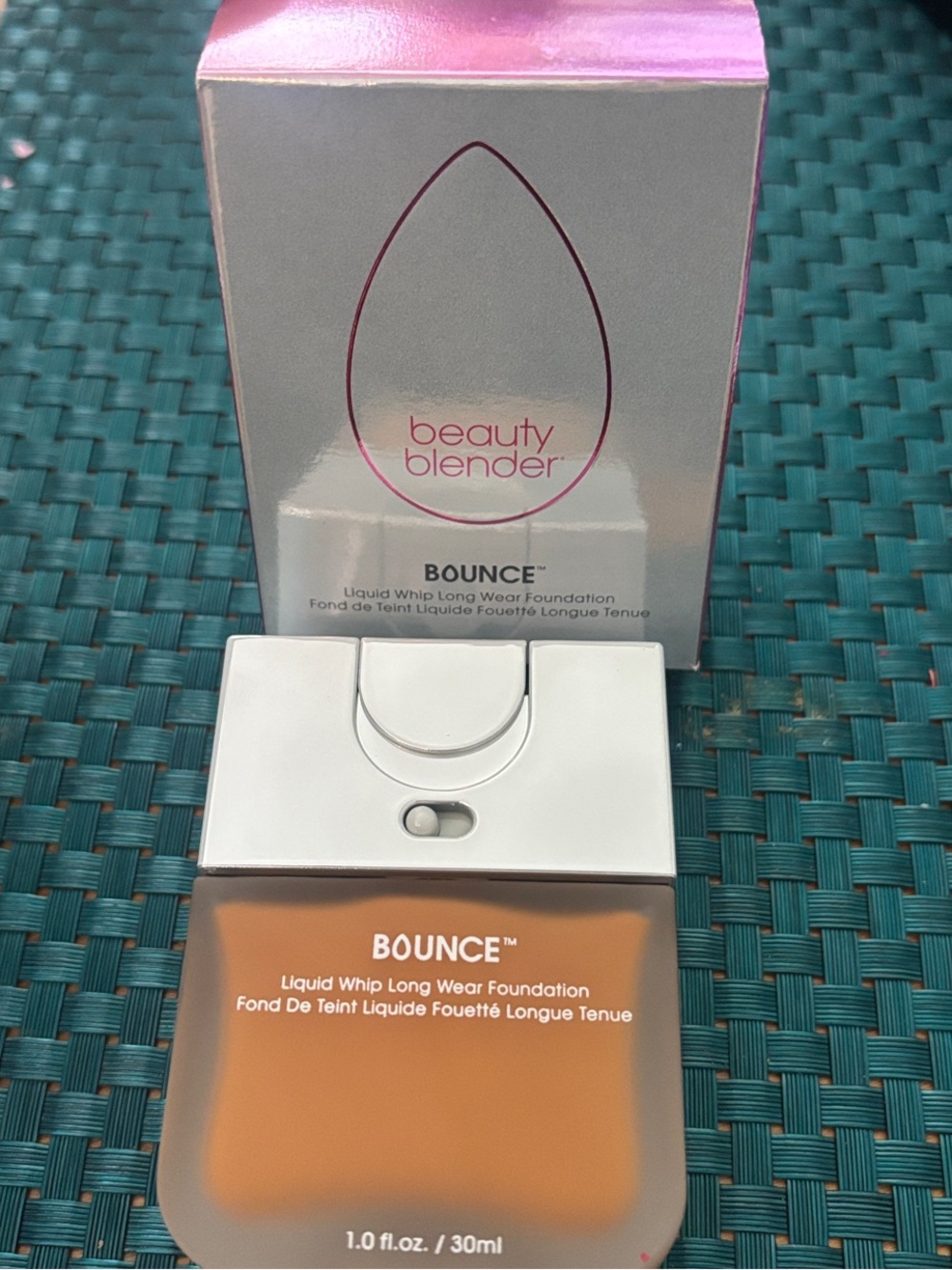 beautyblender-  Bounce Liquid Whip Foundation  “4.05W” NWT